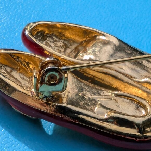 Red Enamel with Crystal Bow Pair of Tap Shoes Brooch - Picture 4 of 7